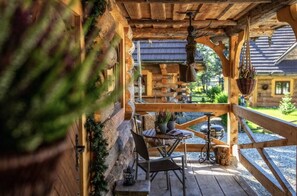 Soundproofing, free WiFi