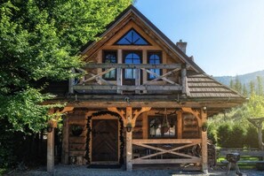 Soundproofing, free WiFi