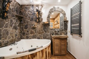 Exclusive-Ferienhütte | Badezimmer | Kostenlose Toilettenartikel, Haartrockner
