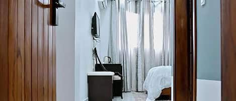 In-room safe, desk, blackout drapes, soundproofing