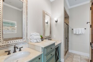 Shower, towels - Village of Tannin 59 by Liquid Life (Orange Beach)