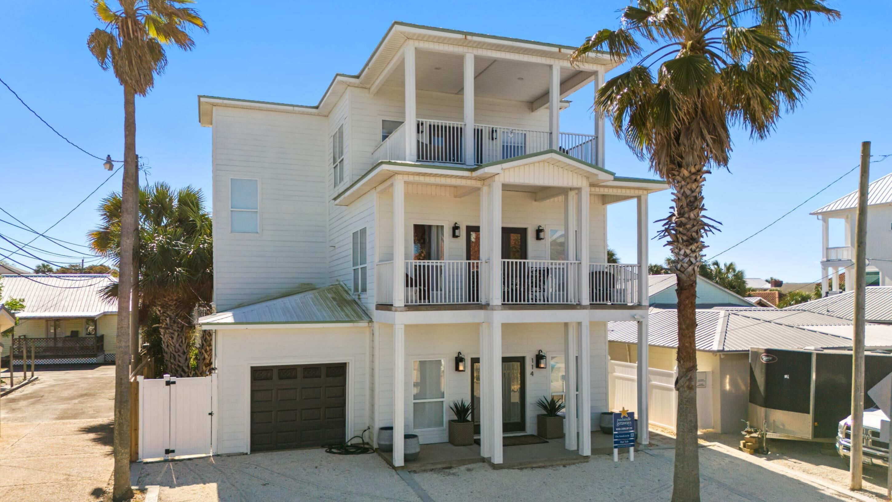 Sandcastle Beach House - Pet Friendly, 145 Steps to Beach, Sleeps 16, Hot Tub