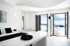 Deluxe Suite with Outdoor Hot Tub | 2 soveværelser, premium-sengetøj, senge med madrasser af memory foam