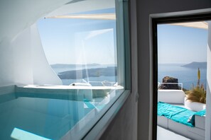 2 bedrooms, premium bedding, memory-foam beds, in-room safe