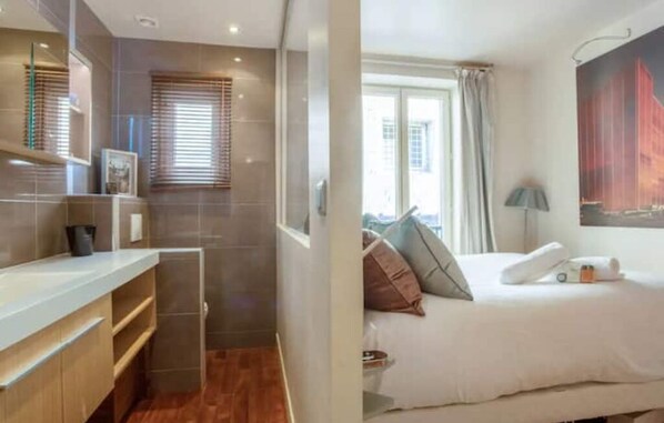 1 bedroom, iron/ironing board, free WiFi, bed sheets