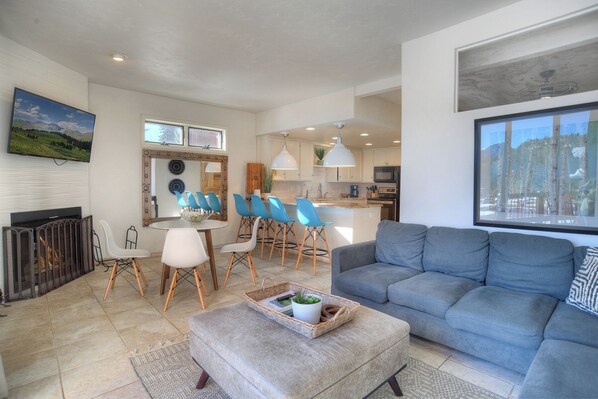 TV connectée, cheminée