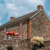 Luxury Farmhouse Sleeps 8 Hottub Brecon Beacons
