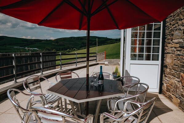 House | Outdoor dining