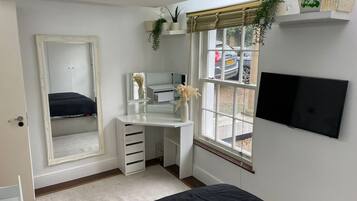 2 quartos, ferros/tábuas de passar roupa, Wi-Fi de cortesia