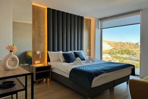 3 Schlafzimmer, Schreibtisch, Bügeleisen/Bügelbrett, WLAN