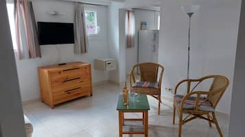 Bungalow Familial | Coin séjour | Télévision à écran plat