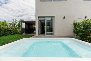 Piscine extérieure (ouverte en saison)