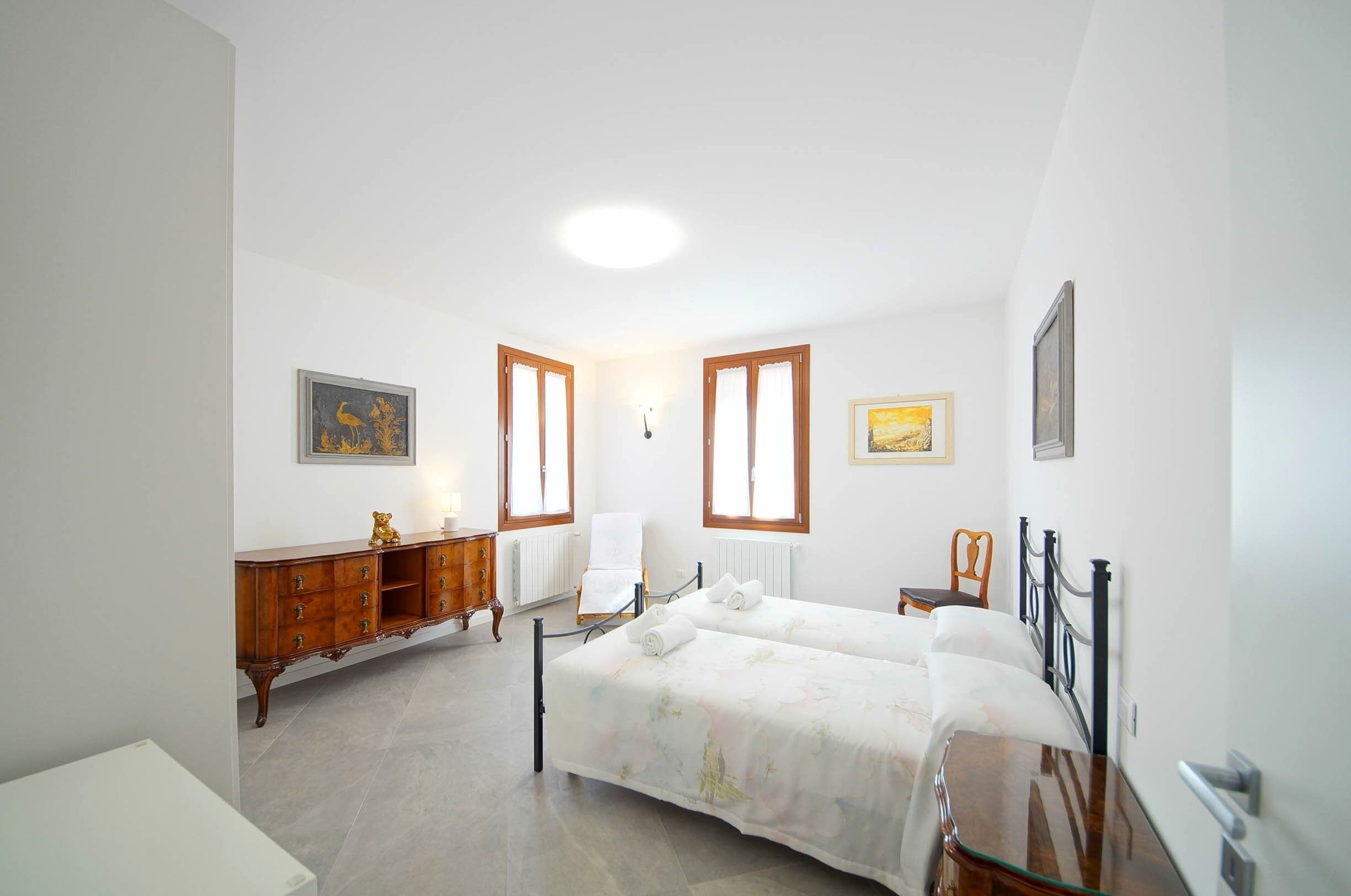 Apartment | 3 bedrooms, iron/ironing board, free WiFi, bed sheets