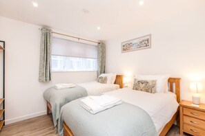 2 soverom, strykejern/-brett, reiseseng for barn og wi-fi (inkludert)