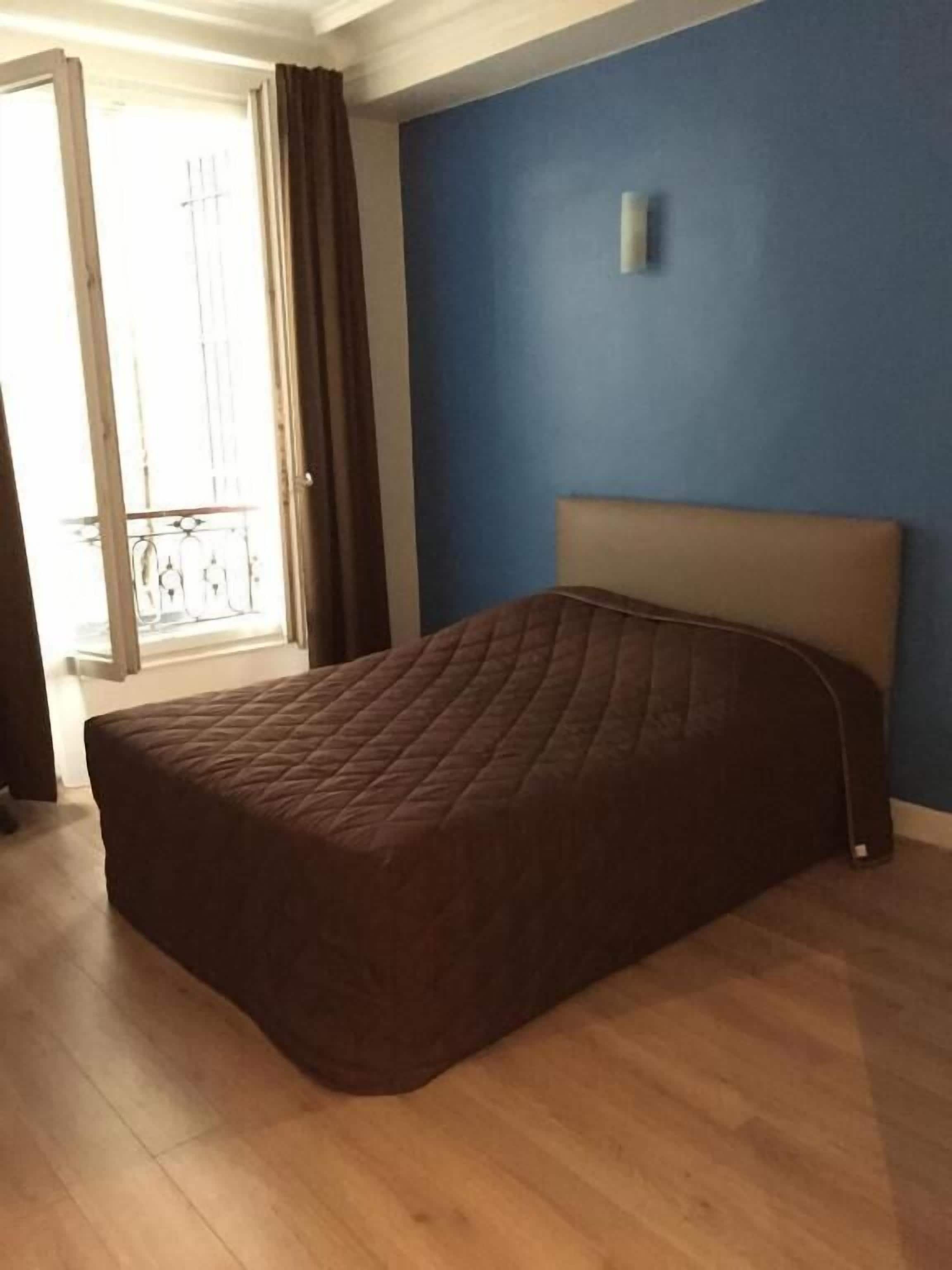 Double Room | Iron/ironing board, free WiFi