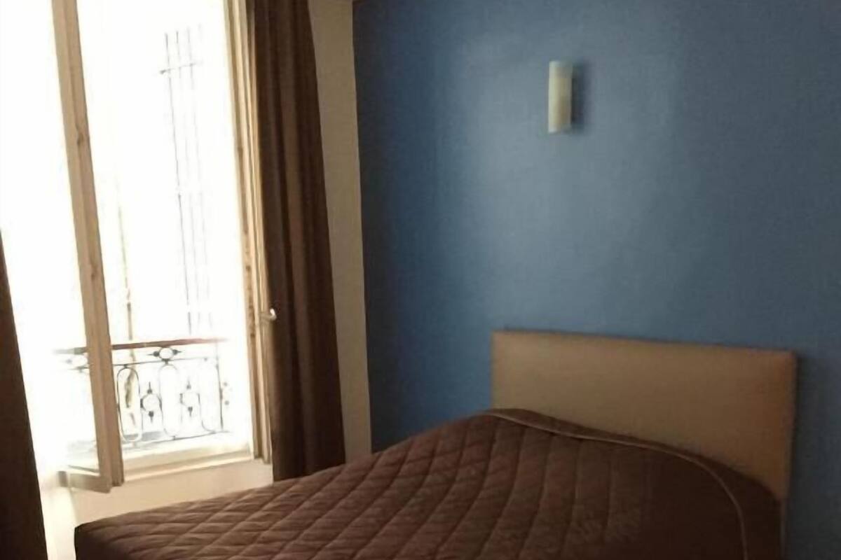 Double Room | Iron/ironing board, free WiFi