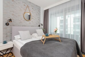 1 bedroom, cots/infant beds, free WiFi, bed sheets - Port Marine With Sea View by Renters (Gdynia)