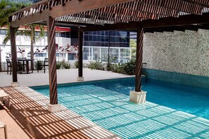 Outdoor pool - Mondial Apartments By BnbHost (Salvador)