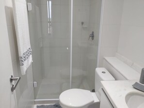 Apartment | Bathroom | Free toiletries - Mondial Apartments By BnbHost (Salvador)