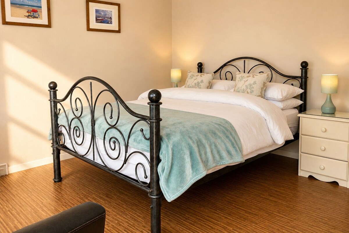 Family Quadruple Room | Iron/ironing board (on request), WiFi (free), bed sheets