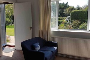 Traditional Triple Room | Iron/ironing board, free WiFi, bed sheets