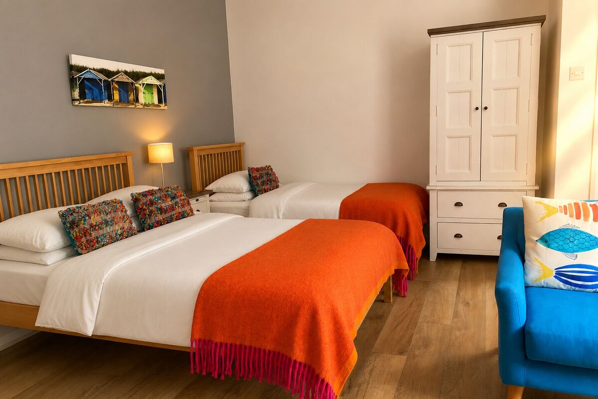 Traditional Triple Room | Iron/ironing board (on request), WiFi (free), bed sheets