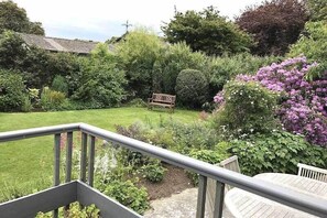 Traditional Triple Room | Iron/ironing board, free WiFi, bed sheets