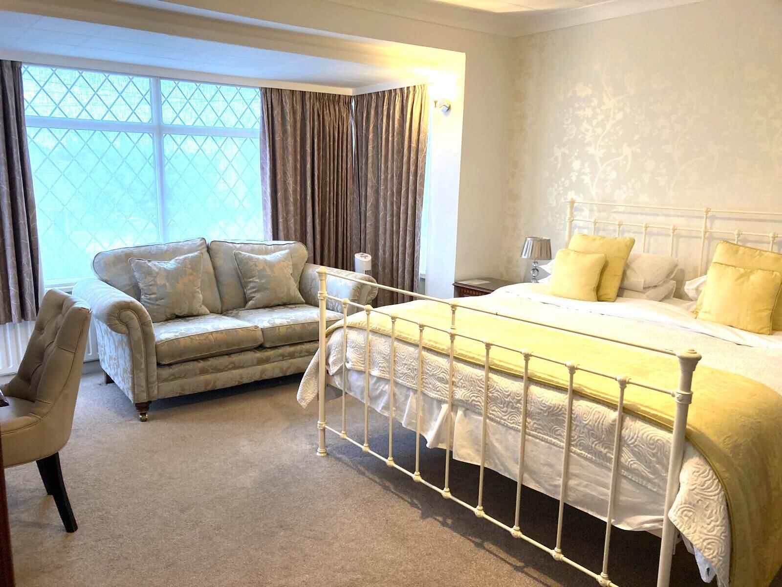 Deluxe Room, 1 Bedroom, Non Smoking, Courtyard View