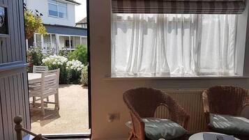 Family Quadruple Room | Iron/ironing board, free WiFi, bed sheets