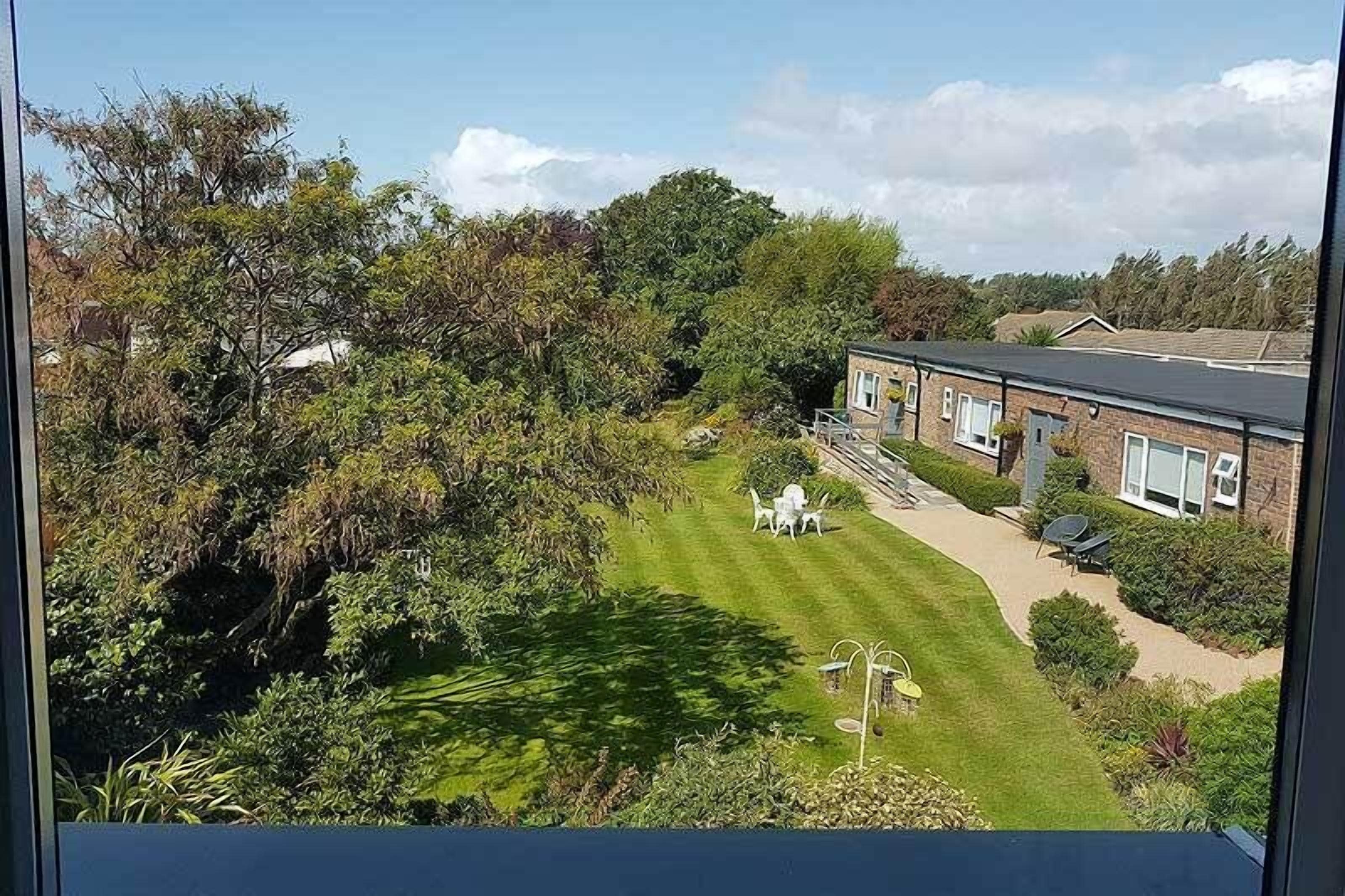 Classic Double Room | Iron/ironing board, free WiFi, bed sheets