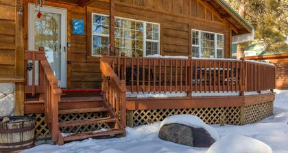 Charming Dog-Friendly Cabin | In the Forest, Near Skiing & Hot Springs