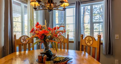 Charming Dog-Friendly Cabin | In the Forest, Near Skiing & Hot Springs