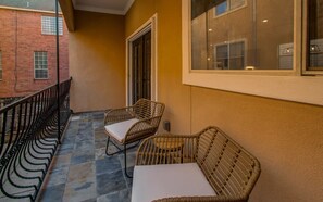 Terrace/patio - Best of Midtown-3 Bedrooms, Minutes to Attractions (Houston)