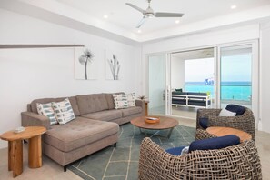 Smart TV, video games, DVD player, stereo - Rum Point Resort #305 (Seven Mile Beach)