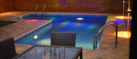 2 piscine all'aperto