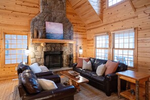 Smart TV, fireplace