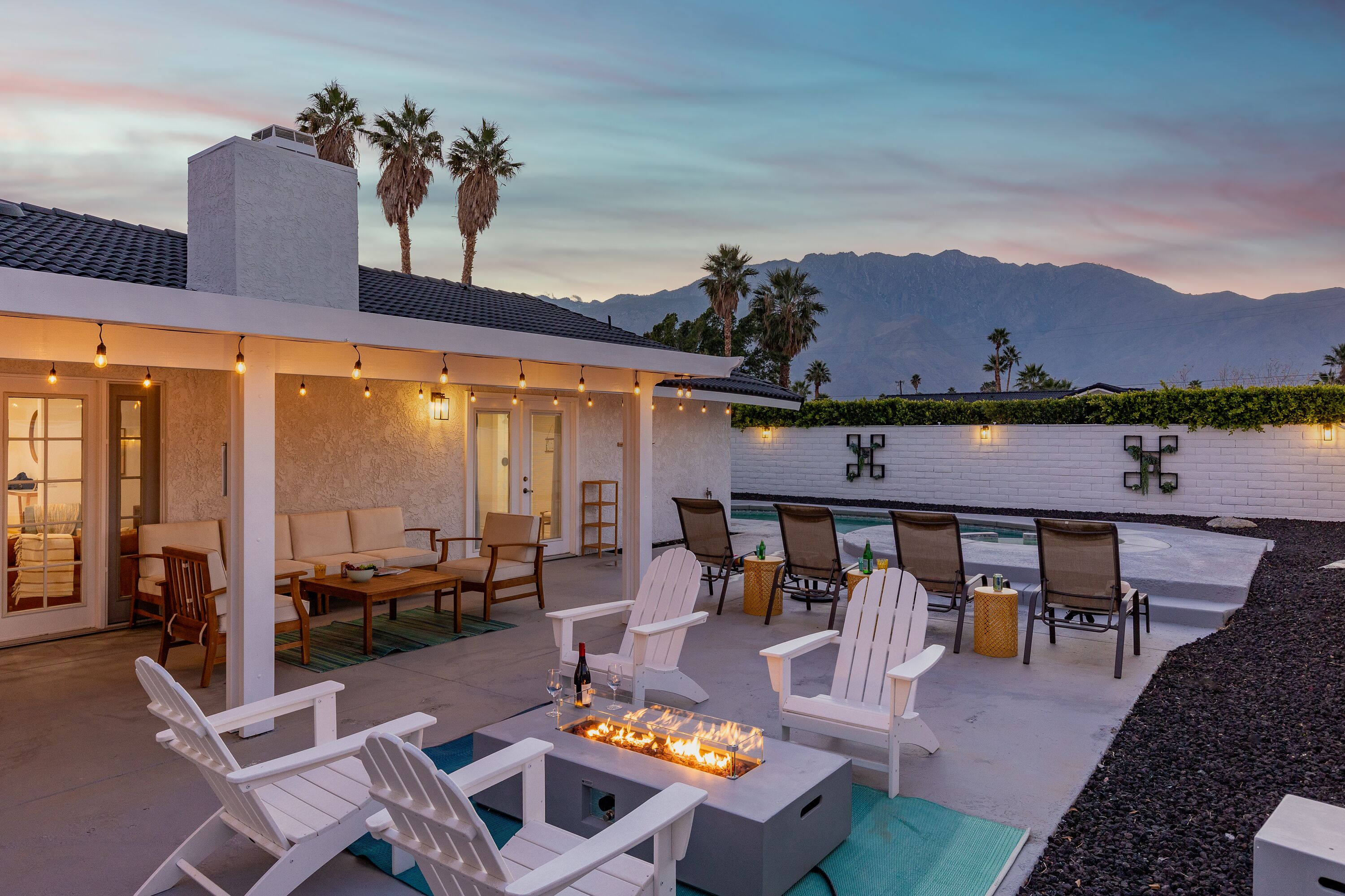 Tres Palmeras Hideaway - Elegant BoHo Home!