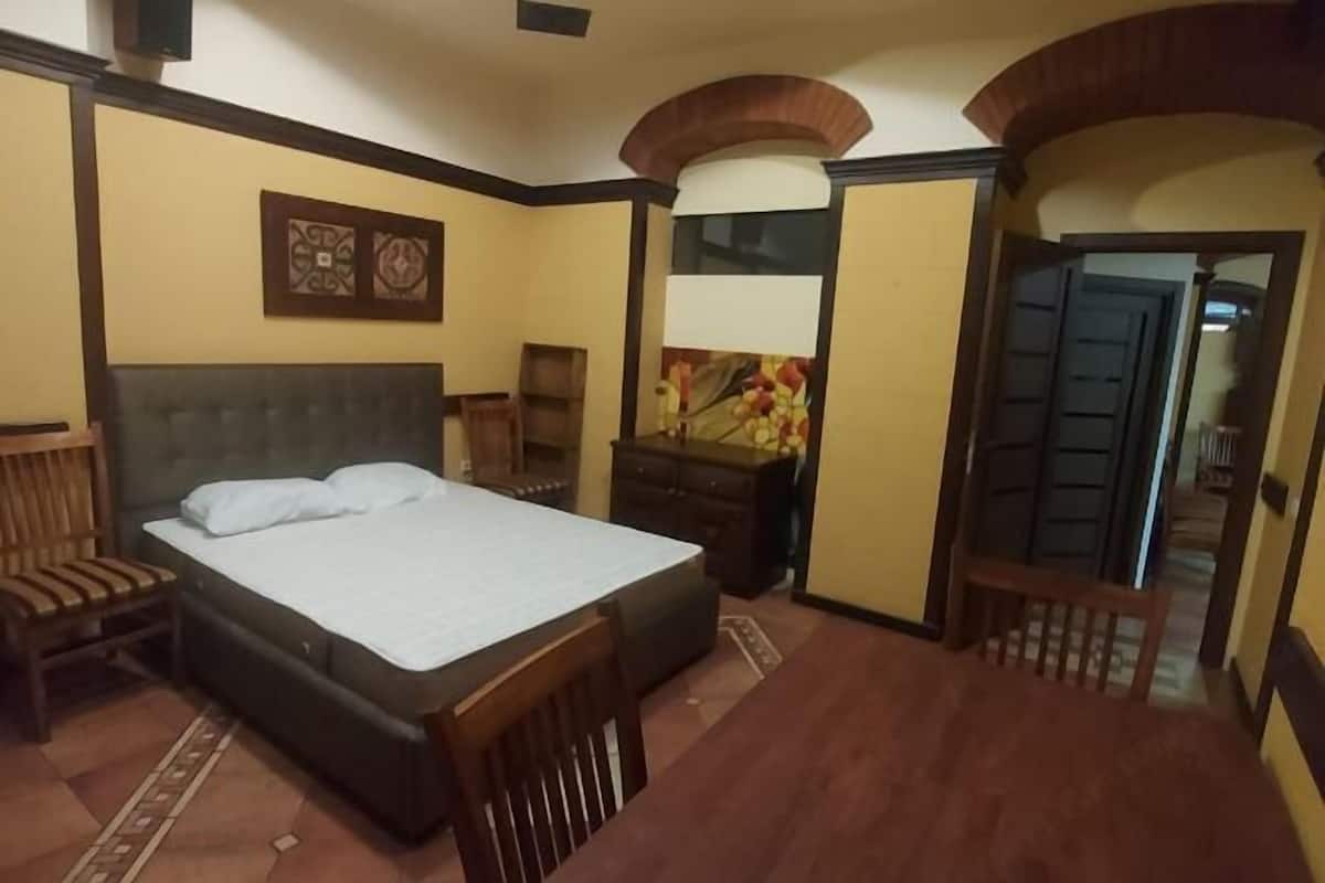 1 habitación, escritorio, sistema de insonorización y wifi gratis