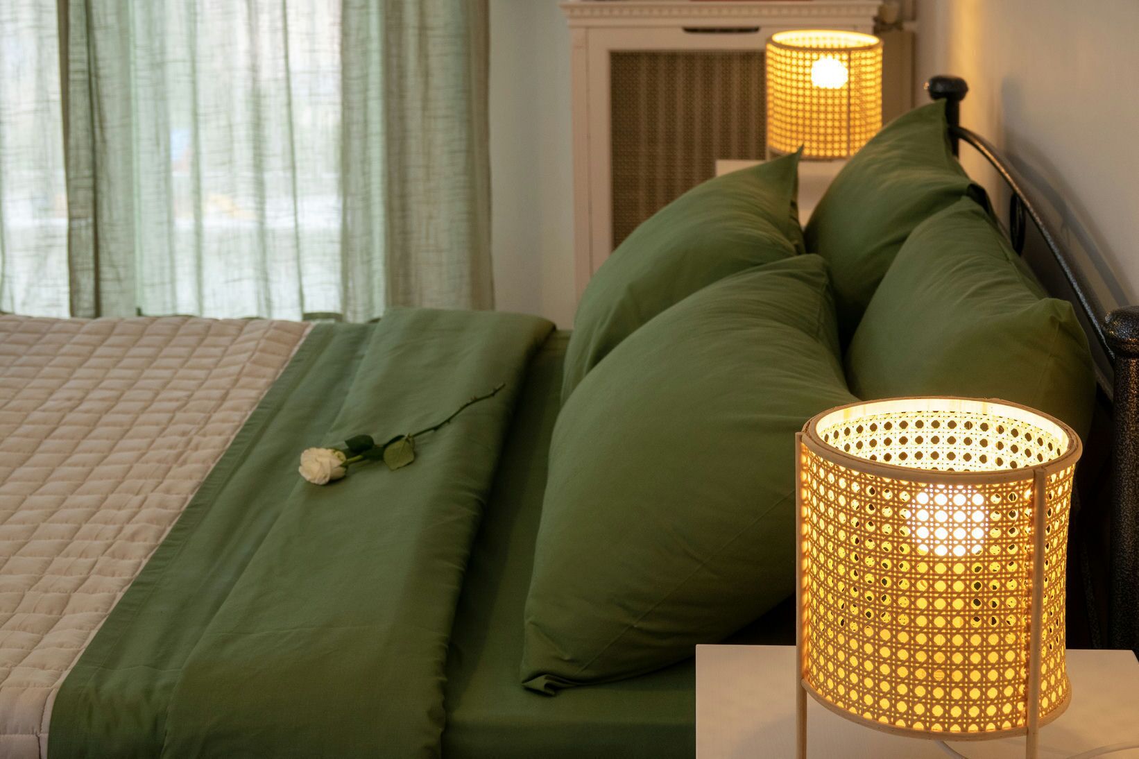 3 bedrooms, iron/ironing board, WiFi, bed sheets