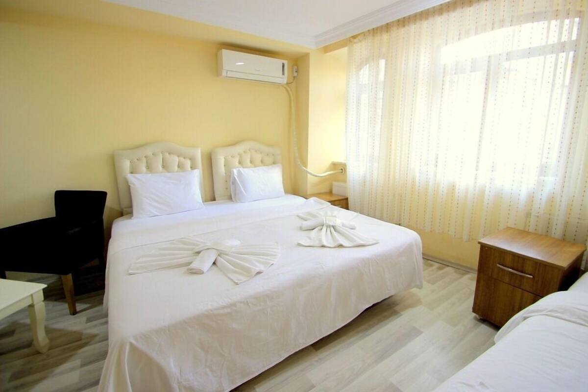 Comfort Twin Room | Desk, WiFi (free)