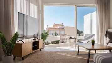 Vila Mewah | Area keluarga | Smart TV 43-inci dengan saluran TV kabel, perapian, dan Netflix