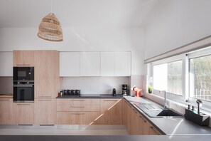 Luxury Villa | Private kitchen | Full-sized fridge, microwave, oven, stovetop - Athenian Riviera Panorama Villa (Vari-Voula-Vouliagmeni)
