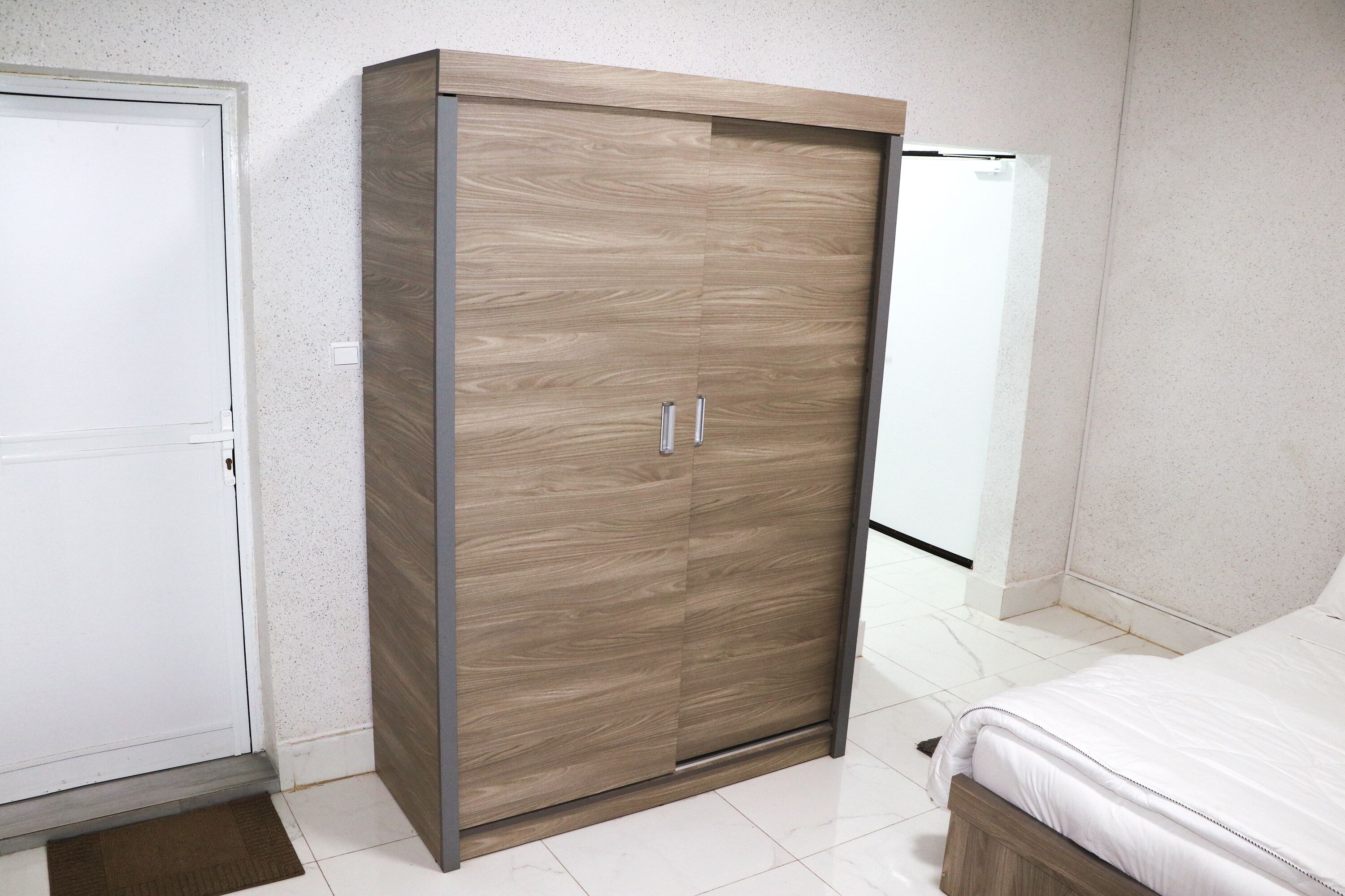 Chambre Confort | Coffres-forts dans les chambres, décoration personnalisée