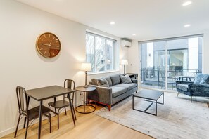 Apartment (2 Bedrooms) | Interior - Modern Seattle Townhome: Walk to Light Rail! (Seattle)