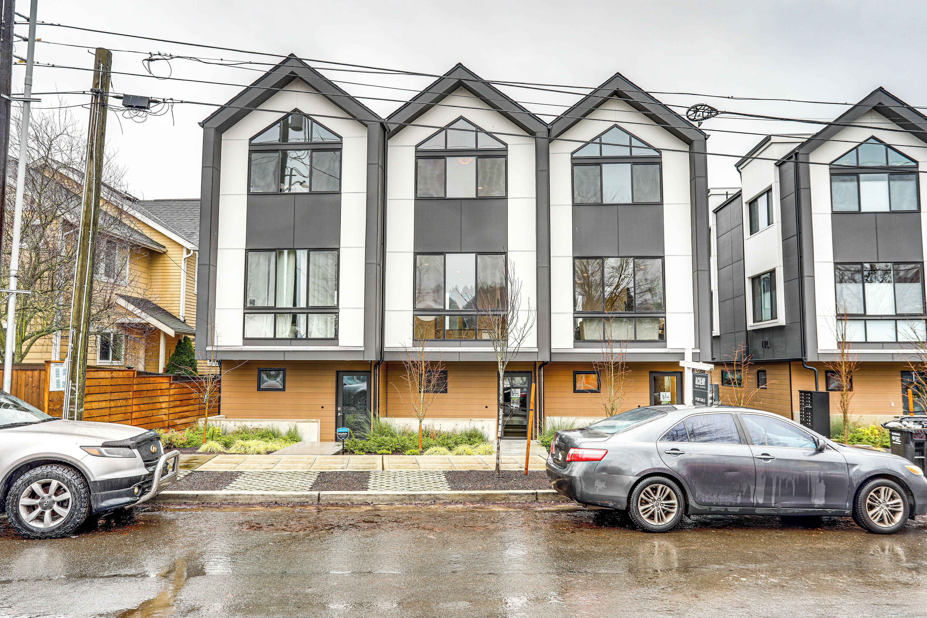 Apartment (2 Bedrooms) | Front of property