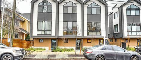 Apartment (2 Bedrooms) | Front of property