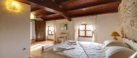 5 Schlafzimmer, Bügeleisen/Bügelbrett, WLAN, Bettwäsche