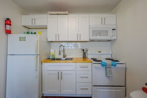 Apartment (0 Bedroom) | Interior - Fort Myers Beach Studio w/ Balcony & Views! (Fort Myers Beach)