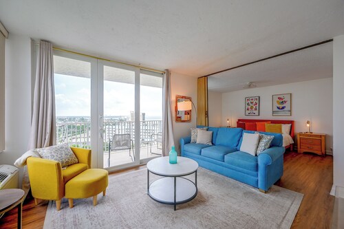 Fort Myers Beach Studio w/ Balcony & Views!