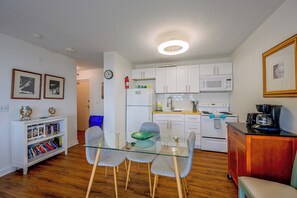 Apartment (0 Bedroom) | Interior